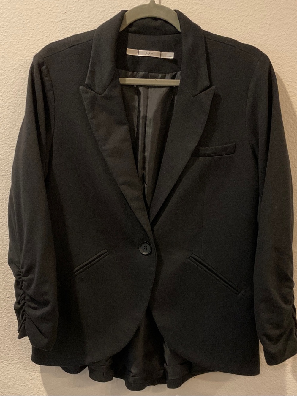 Women's Gibson Ruched Sleeve Black Single-Button Blazer Jacket w/ Pleated Peplum